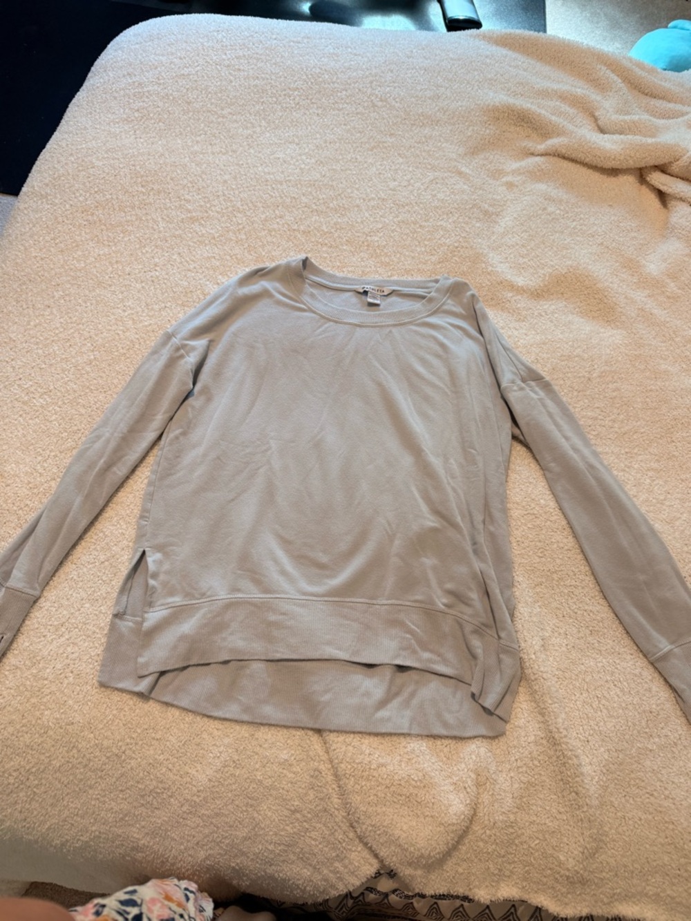 Athleta Pale Gray Long Sleeve Pullover Sweatshirt